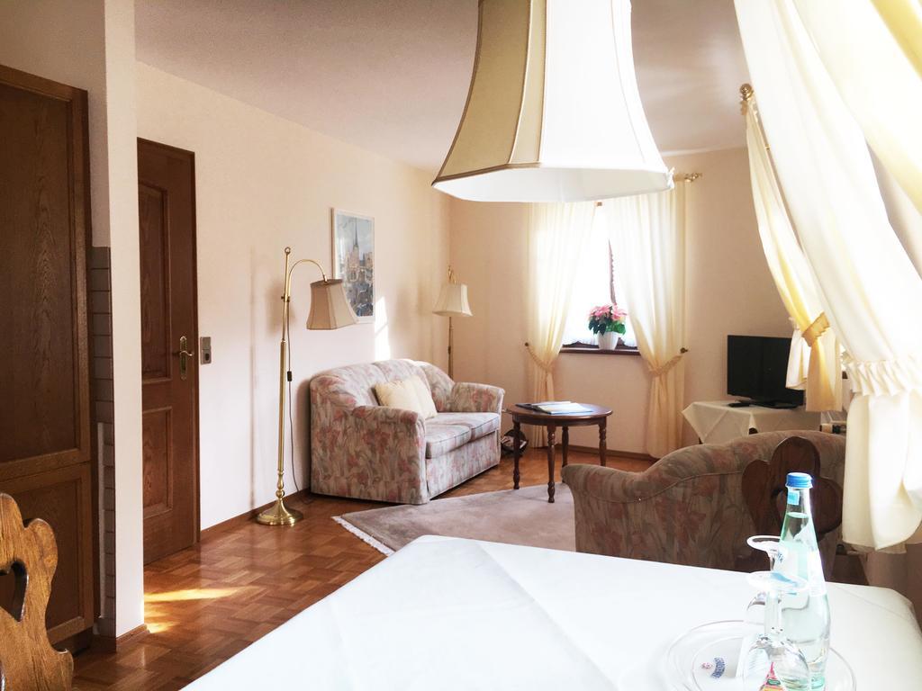 Hotel Krone Laudenbach  Eksteriør billede